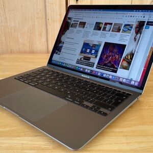 Apple MacBook Air - Sleek Gray Finish